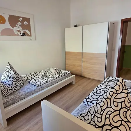 Lägenhet Elena Flat Orchidee Zentrum *