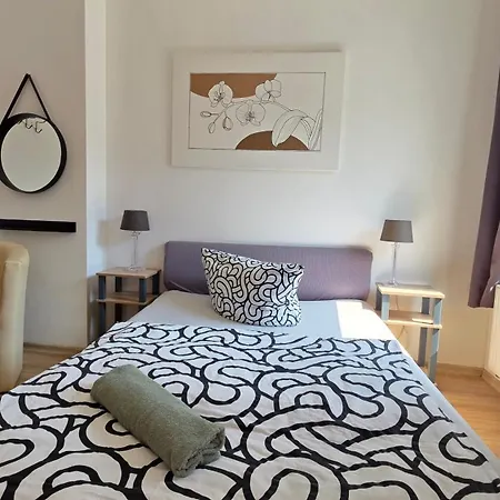 Elena Flat Orchidee Zentrum Lägenhet *